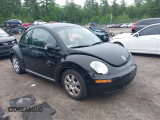 2010 Volkswagen Beetle with VIN 3VWPG3AG2AM016977, listed as a IAAI auction lot 42464694 with 151,698 mi miles and . Bid and sale history available at DreamBid. Image 1.