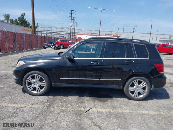 2013 Mercedes-Benz GLK-Class GLK 350 with VIN WDCGG5HB7DG026938, listed as a IAAI auction lot 42096460 with 271,577 mi miles. Bid and sale history available at carsss.com. Image 14.