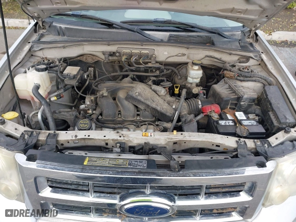 2008 Ford Escape XLT with VIN 1FMCU03108KA62726, listed as a IAAI auction lot 41921634 with 201,169 mi miles. Bid and sale history available at carsss.com. Image 10.