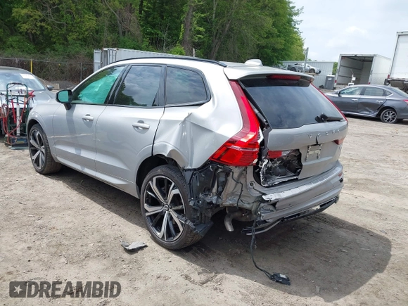 2023 Volvo XC60 Ultimate Dark Theme с VIN YV4062RX5P1347142, выставлен на аукционе IAAI как лот 42370431 с пробегом 19 510 миль миль и . История ставок и продаж доступна на DreamBid. Изображение 3.