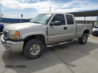 2005 GMC Sierra 2500HD SLT with VIN 1GTHK29U15E336667, listed as a Copart auction lot 49104595 with 297,783 mi miles and Clean title. Bid and sale history available at DreamBid. Image 1.