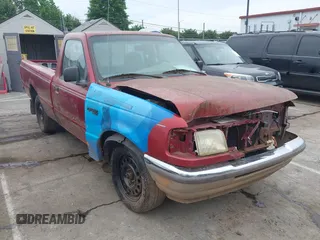 1997 Ford Ranger XLT z VIN 1FTCR10A3VPB61037, wystawiony jako IAAI lot #42298984 z przebiegiem 123 429 mil mil oraz . Historia ofert i sprzedaży dostępna na DreamBid. Obrazek 1.
