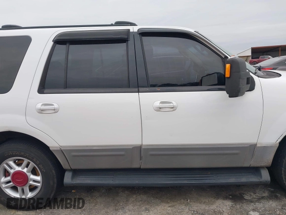 2003 Ford Expedition Special Service with VIN 1FMFU16L63LA30060, listed as a IAAI auction lot 41619687 with 178,703 mi miles. Bid and sale history available at carsss.com. Image 13.