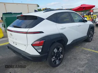 2024 Hyundai Kona SEL with VIN KM8HCCABXRU042463, listed as a IAAI auction lot 42090998 with 33,512 mi miles. Bid and sale history available at carsss.com. Image 4.