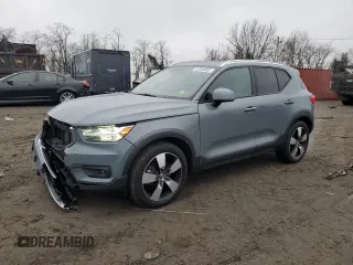2021 Volvo XC40 Momentum with VIN YV4162UK9M2446794, listed as a Copart auction lot 43543885 with 67,921 mi miles and Salvage Title. Bid and sale history available at carsss.com. Image 1.