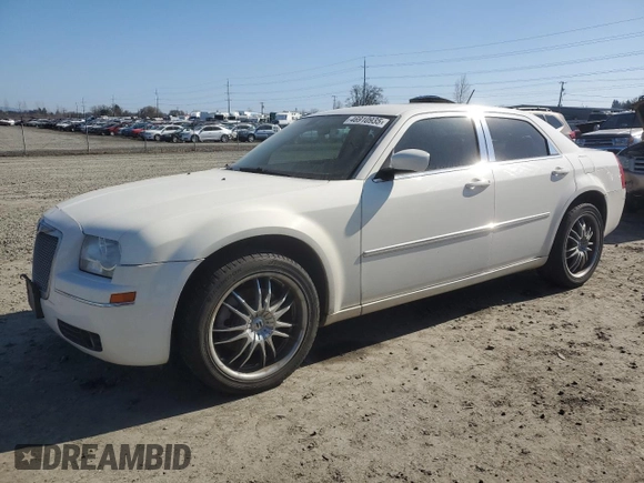 2008 Chrysler 300 Touring with VIN 2C3LK53G18H262098, listed as a Copart auction lot 46910935 with 92,052 mi miles and Salvage Title. Bid and sale history available at carsss.com. Image 1.