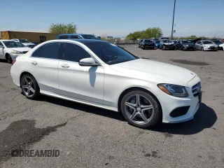 2016 Mercedes-Benz C 300 Luxury z VIN 55SWF4KB6GU138229, wystawiony jako Copart lot #55850125 z przebiegiem 122 107 mil mil oraz Szkoda całkowita • Salvage title. Historia ofert i sprzedaży dostępna na DreamBid. Obrazek 4.
