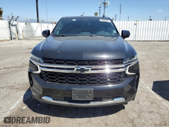 2023 Chevrolet Suburban LS z VIN 1GNSKBKD0PR129979, wystawiony jako Copart lot #53000485 z przebiegiem 68 896 mil mil oraz Czysty tytuł • Clean title. Historia ofert i sprzedaży dostępna na DreamBid. Obrazek 5.