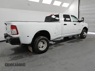 2022 Ram 3500 Tradesman with VIN 3C63RRGL3NG317238, listed as a Copart auction lot 69566814 with 8,558 mi miles and Clean Title. Bid and sale history available at carsss.com. Image 3.