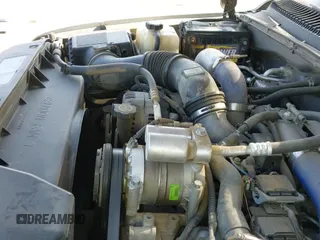 2001 Chevrolet Silverado 2500HD LS с VIN 1GCHC29141E210509, выставлен на аукционе IAAI как лот 42960774 с пробегом 186 506 миль миль и . История ставок и продаж доступна на DreamBid. Изображение 19.
