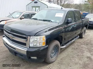 2010 Chevrolet Silverado 1500 LT with VIN 3GCRKSE38AG140147, listed as a IAAI auction lot 41956335 with 153,726 mi miles. Bid and sale history available at carsss.com. Image 2.