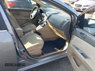 2007 Nissan Sentra 2.0 z VIN 3N1AB61E17L616866, wystawiony jako IAAI lot #42376961 z przebiegiem 205 678 mil mil oraz . Historia ofert i sprzedaży dostępna na DreamBid. Obrazek 5.