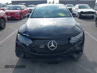 2024 Mercedes-Benz EQE 500 z VIN W1KEG2CB9RF047151, wystawiony jako IAAI lot #42405004 z przebiegiem 17 182 mil mil oraz . Historia ofert i sprzedaży dostępna na DreamBid. Obrazek 12.