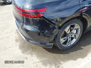 2024 Genesis GV70 Advanced z VIN 5NMMCET11RH002752, wystawiony jako IAAI lot #41836183 z przebiegiem 10 376 mil mil oraz . Historia ofert i sprzedaży dostępna na DreamBid. Obrazek 19.