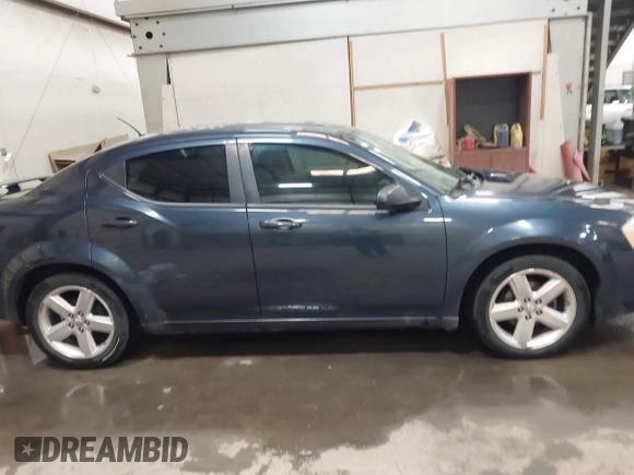 2008 Dodge Avenger SXT z VIN 1B3LC56R08N579174, wystawiony jako IAAI lot #41964299 z przebiegiem 124 540 mil mil oraz . Historia ofert i sprzedaży dostępna na DreamBid. Obrazek 13.
