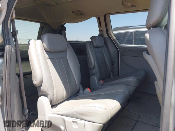 2007 Chrysler Town & Country Touring with VIN 2A8GP54L27R358317, listed as a IAAI auction lot 42492735 with 138,165 mi miles and . Bid and sale history available at DreamBid. Image 8.