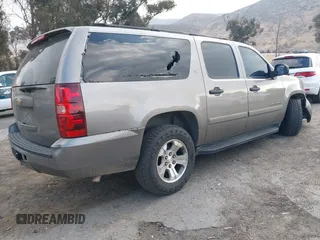 2007 Chevrolet Suburban LT с VIN 3GNFC16007G191138, выставлен на аукционе IAAI как лот 41425886 с пробегом 150 250 миль миль и . История ставок и продаж доступна на DreamBid. Изображение 4.