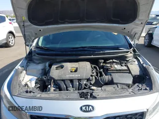 2017 Kia Forte LX z VIN 3KPFK4A71HE064591, wystawiony jako IAAI lot #42425957 z przebiegiem 161 494 mil mil oraz . Historia ofert i sprzedaży dostępna na DreamBid. Obrazek 10.
