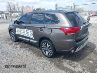 2020 Mitsubishi Outlander ES z VIN JA4AZ3A33LZ015378, wystawiony jako IAAI lot #41887351 z przebiegiem 113 349 mil mil oraz . Historia ofert i sprzedaży dostępna na DreamBid. Obrazek 3.