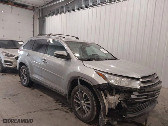 2019 Toyota Highlander SE with VIN 5TDJZRFHXKS578537, listed as a IAAI auction lot 41617419 with 127,877 mi miles. Bid and sale history available at carsss.com. Image 1.