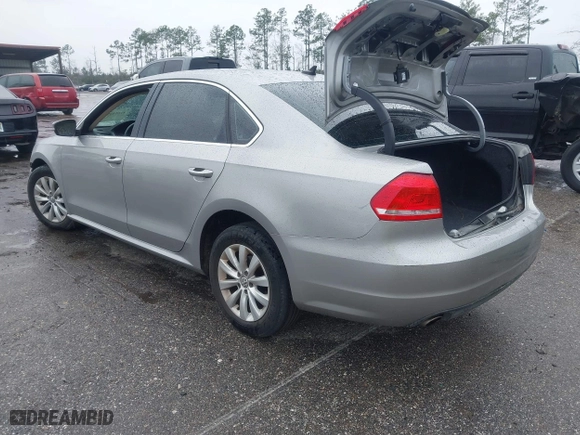 2012 Volkswagen Passat SE w/Sunroof with VIN 1VWBH7A36CC077412, listed as a IAAI auction lot 41651796 with 113,259 mi miles. Bid and sale history available at carsss.com. Image 3.