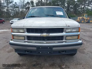 1996 Chevrolet Tahoe with VIN 1GNEK13R9TJ409605, listed as a IAAI auction lot 41467333 with 209,356 mi miles. Bid and sale history available at carsss.com. Image 12.