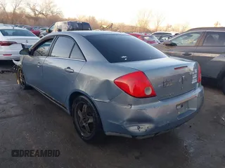 2008 Pontiac G6 with VIN 1G2ZG57B284231532, listed as a IAAI auction lot 41709413 with 276,415 mi miles. Bid and sale history available at carsss.com. Image 3.
