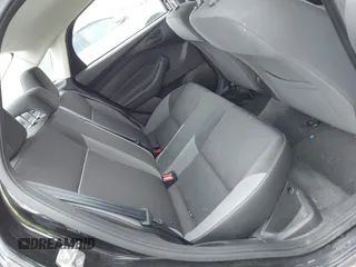 2012 Ford Focus SE z VIN 1FAHP3F26CL157551, wystawiony jako IAAI lot #42697232 z przebiegiem 135 024 mil mil oraz . Historia ofert i sprzedaży dostępna na DreamBid. Obrazek 8.