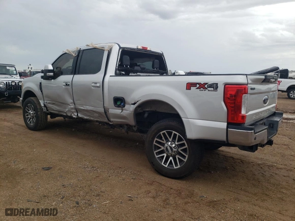 2017 Ford Super Duty F-250 SRW Lariat with VIN 1FT7W2BT1HEB57728, listed as a Copart auction lot 61500694 with 271,849 mi miles and Salvage Title. Bid and sale history available at carsss.com. Image 2.