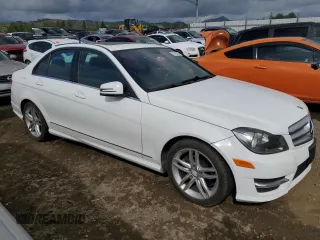 2013 Mercedes-Benz C 250 Sport с VIN WDDGF4HB7DA741925, выставлен на аукционе Copart как лот 51016215 с пробегом 104 059 миль миль и Списание • Salvage title. История ставок и продаж доступна на DreamBid. Изображение 4.