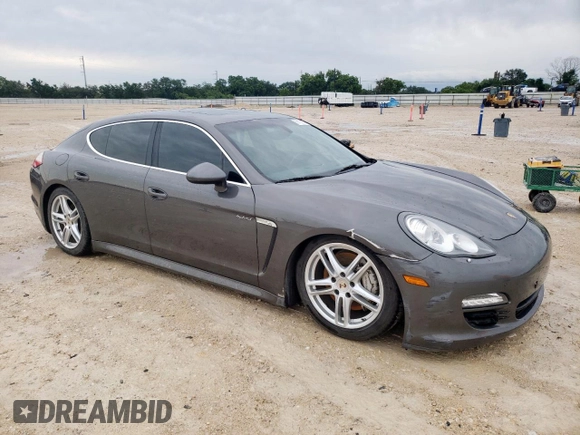 2013 Porsche Panamera S E-Hybrid z VIN WP0AD2A72DL045168, wystawiony jako Copart lot #59136215 z przebiegiem 139 576 mil mil oraz Czysty tytuł • Clean title. Historia ofert i sprzedaży dostępna na DreamBid. Obrazek 4.