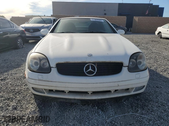 1998 Mercedes-Benz SLK-Class with VIN WDBKK47F1WF015342, listed as a Copart auction lot 77369564 with 192,528 mi miles and Clean Title. Bid and sale history available at carsss.com. Image 5.