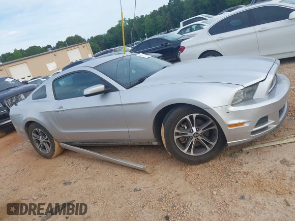 2014 Ford Mustang V6 with VIN 1ZVBP8AM4E5302273, listed as a IAAI auction lot 42288143 with 192,690 mi miles and . Bid and sale history available at DreamBid. Image 13.