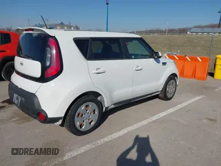 2015 Kia Soul with VIN KNDJN2A22F7152413, listed as a IAAI auction lot 41772573 with 222,935 mi miles. Bid and sale history available at carsss.com. Image 4.