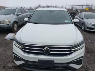 2022 Volkswagen Tiguan SE with VIN 3VV2B7AX8NM068186, listed as a IAAI auction lot 41704979 with 48,424 mi miles. Bid and sale history available at carsss.com. Image 12.