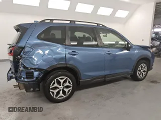 2022 Subaru Forester Premium with VIN JF2SKADC2NH444536, listed as a Copart auction lot 55051115 with 52,465 mi miles and Salvage title. Bid and sale history available at DreamBid. Image 3.