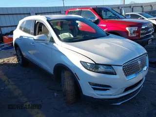 2019 Lincoln MKC Select with VIN 5LMCJ2D9XKUL17108, listed as a IAAI auction lot 41045354 with 109,798 mi miles. Bid and sale history available at carsss.com. Image 1.