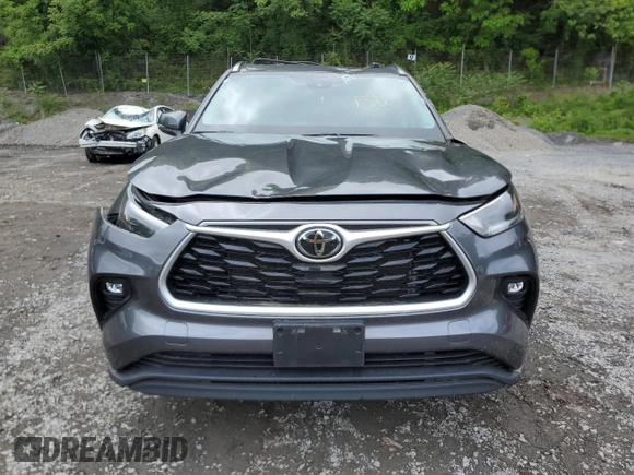 2021 Toyota Highlander XLE with VIN 5TDHZRBH9MS553524, listed as a Copart auction lot 57469405 with 51,784 mi miles and Salvage title. Bid and sale history available at DreamBid. Image 5.