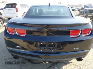 2011 Chevrolet Camaro 2LS z VIN 2G1FA1ED6B9168557, wystawiony jako IAAI lot #41529489 z przebiegiem 154 206 mil mil oraz . Historia ofert i sprzedaży dostępna na DreamBid. Obrazek 16.