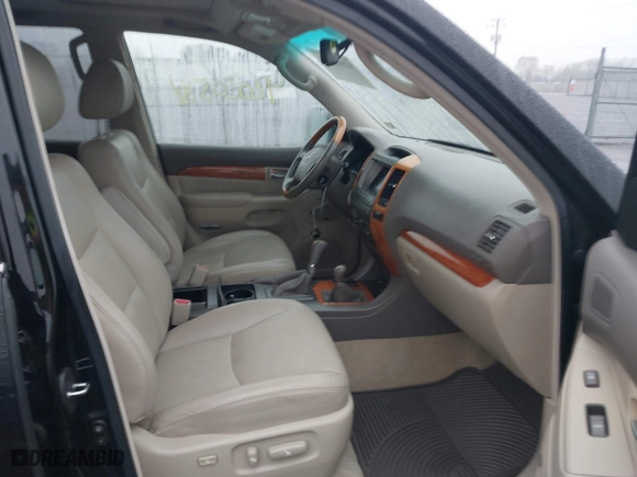 2007 Lexus GX 470 with VIN JTJBT20XX70130304, listed as a IAAI auction lot 42020581 with 39,781 mi miles. Bid and sale history available at carsss.com. Image 5.