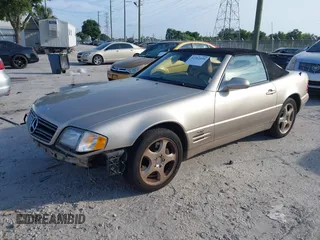 2000 Mercedes-Benz SL 500 z VIN WDBFA68F6YF194611, wystawiony jako IAAI lot #42362699 z przebiegiem 120 647 mil mil oraz . Historia ofert i sprzedaży dostępna na DreamBid. Obrazek 2.
