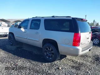 2007 GMC Yukon XL SLT with VIN 1GKFK16347J207298, listed as a IAAI auction lot 41665986 with 223,161 mi miles and . Bid and sale history available at carsss.com. Image 3.