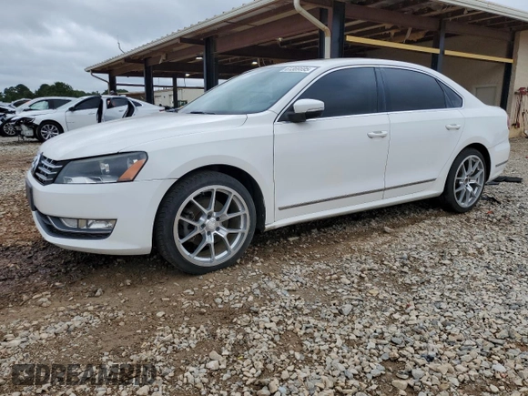 2014 Volkswagen Passat SEL Premium with VIN 1VWCN7A33EC109183, listed as a Copart auction lot 61369595 with 146,794 mi miles and Salvage title. Bid and sale history available at DreamBid. Image 1.