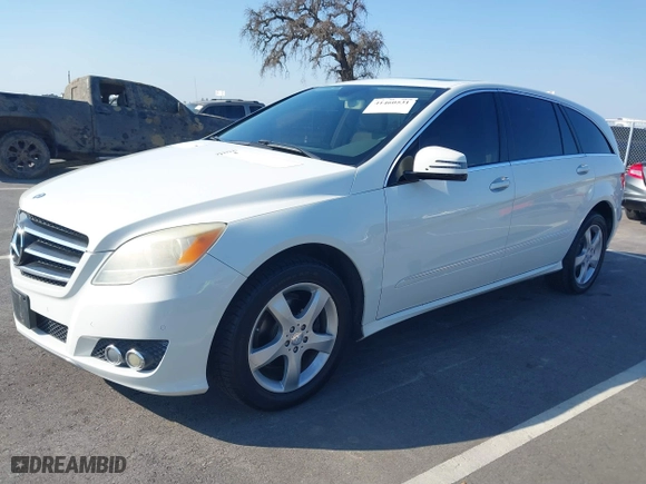 2011 Mercedes-Benz R-Class R 350 with VIN 4JGCB6FE7BA113434, listed as a IAAI auction lot 41460531 with 248,643 mi miles. Bid and sale history available at carsss.com. Image 17.