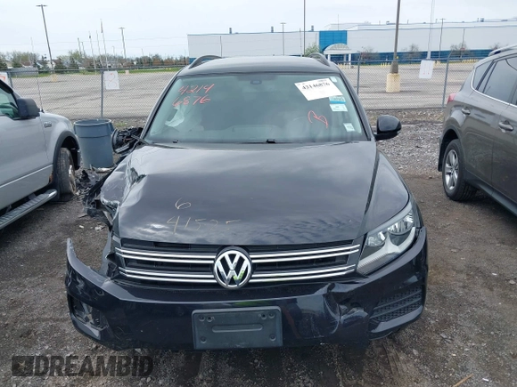 2017 Volkswagen Tiguan S z VIN WVGBV7AX1HK031235, wystawiony jako IAAI lot #42146876 z przebiegiem 95 028 mil mil oraz . Historia ofert i sprzedaży dostępna na DreamBid. Obrazek 12.