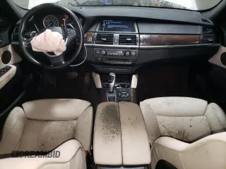2013 BMW X6 xDrive50i z VIN 5UXFG8C53DL591536, wystawiony jako Copart lot #82219394 z przebiegiem 191 439 mil mil oraz Szkoda całkowita • Salvage title. Historia ofert i sprzedaży dostępna na DreamBid. Obrazek 8.