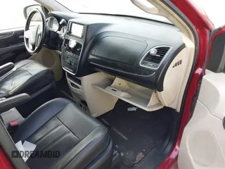 2012 Chrysler Town & Country Touring with VIN 2C4RC1BG5CR400323, listed as a IAAI auction lot 41902471 with 999,999 mi miles. Bid and sale history available at carsss.com. Image 5.