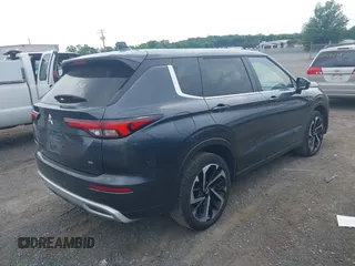 2024 Mitsubishi Outlander SE z VIN JA4J3VA81RZ049952, wystawiony jako IAAI lot #42448676 z przebiegiem 33 337 mil mil oraz . Historia ofert i sprzedaży dostępna na DreamBid. Obrazek 4.