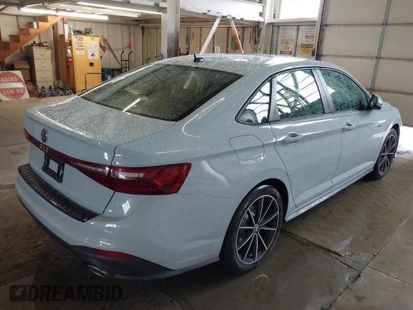 2025 Volkswagen Jetta GLI Autobahn with VIN 3VW2T7BUXSM033304, listed as a IAAI auction lot 41540900 with 795 mi miles and . Bid and sale history available at DreamBid. Image 4.