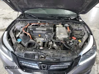 2014 Honda Accord Touring z VIN 1HGCR6F73EA008297, wystawiony jako Copart lot #81335724 z przebiegiem 200 415 mil mil oraz Szkoda całkowita • Salvage title. Historia ofert i sprzedaży dostępna na DreamBid. Obrazek 13.